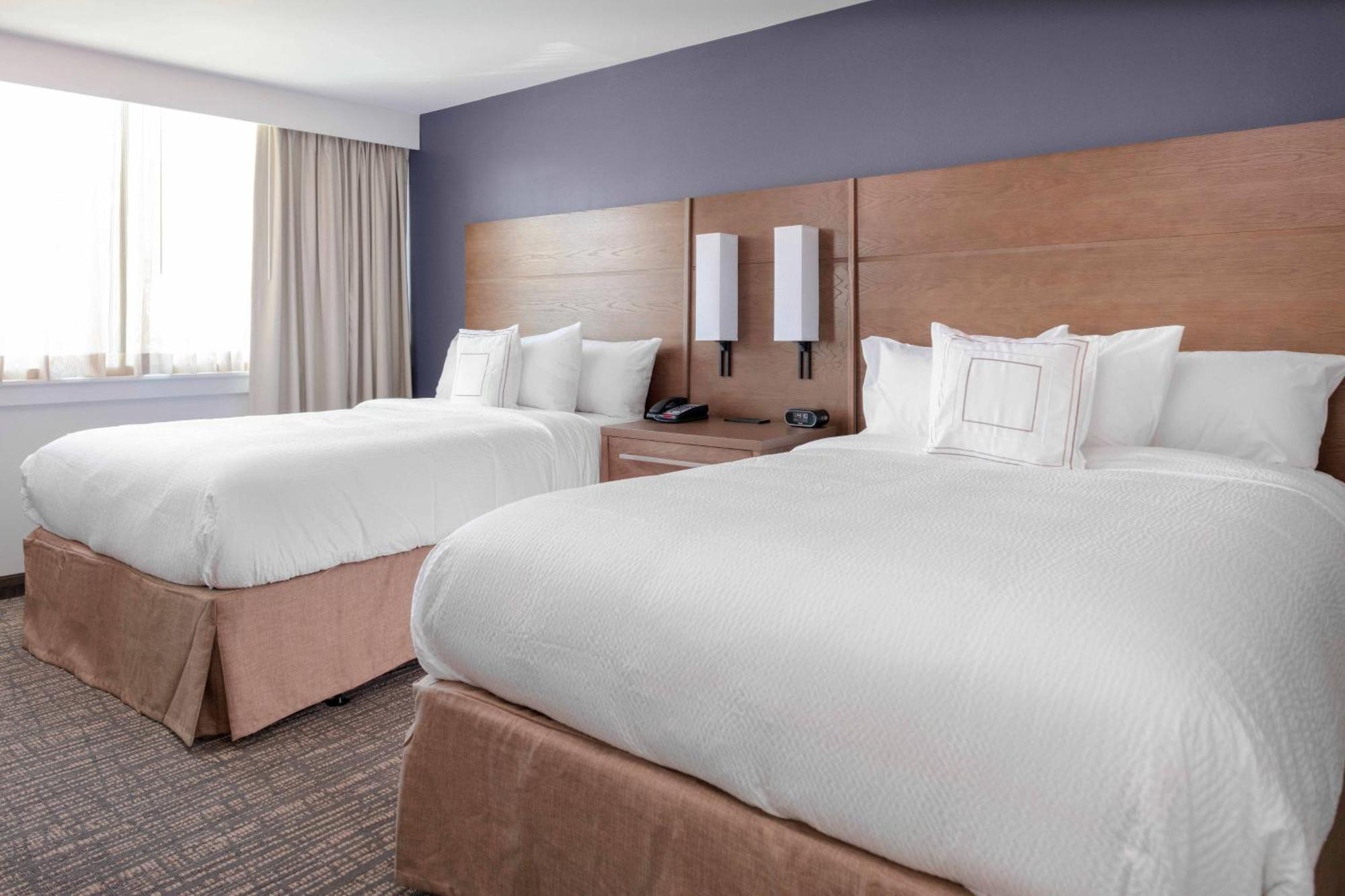 By Marriott Virginia Town Center 3*